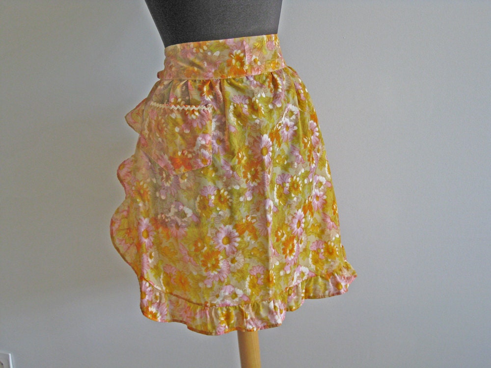 1960s nylon apron floral print