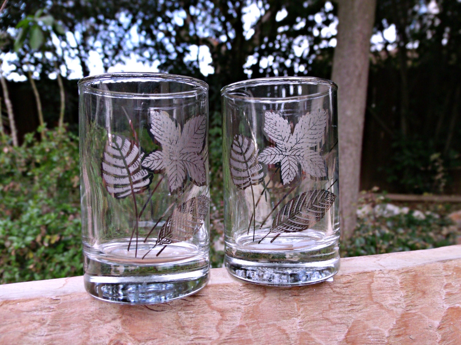 Silver Leaf Vintage Glasses. Vintage Glassware. Vintage Shot Glasses. Pair of Liquor Glasses. Glass Liquor Glasses. Barware. Vintage Barware