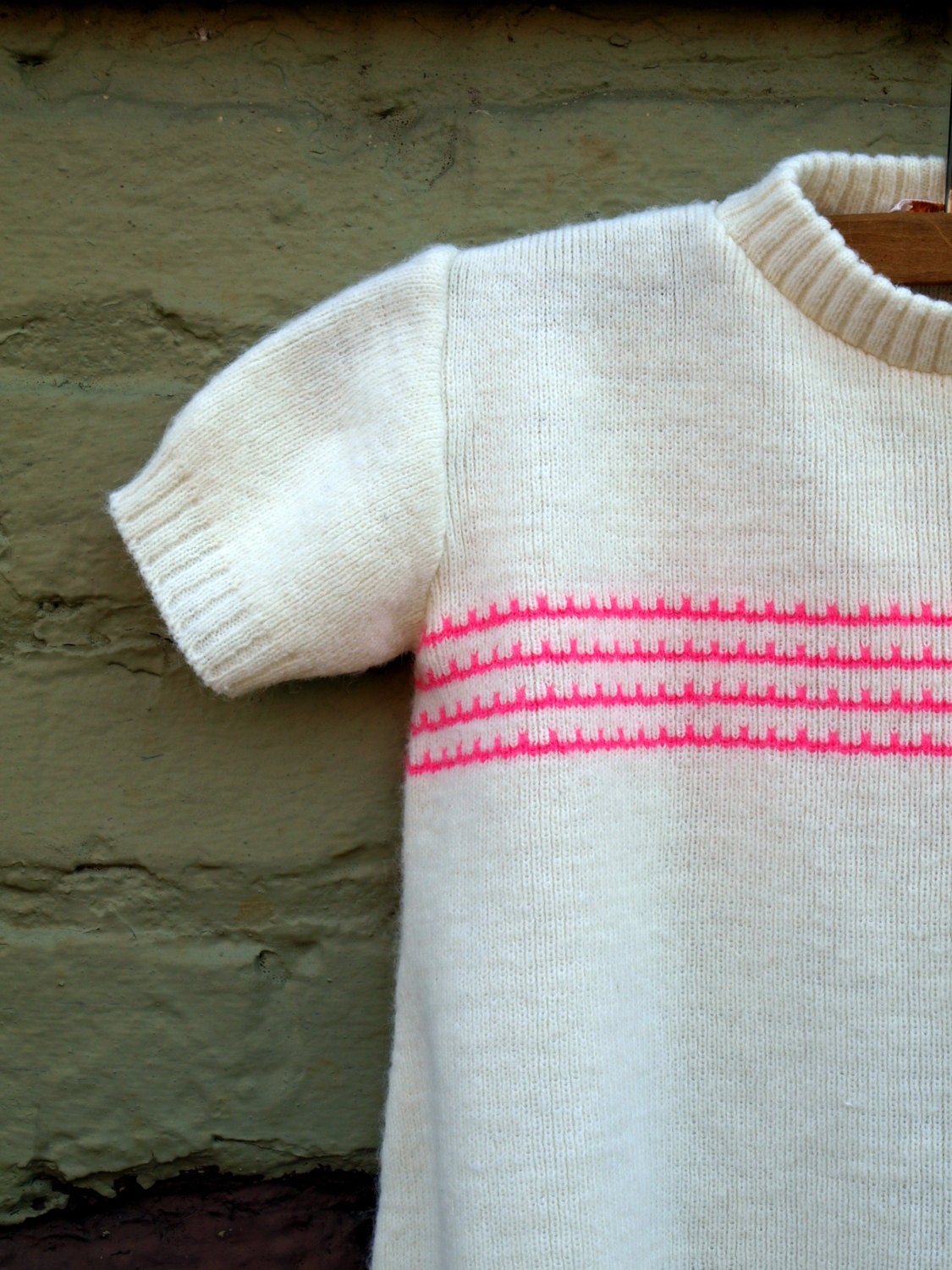 vintage white and hot pink knit a-line sweater top by hudson's detroit