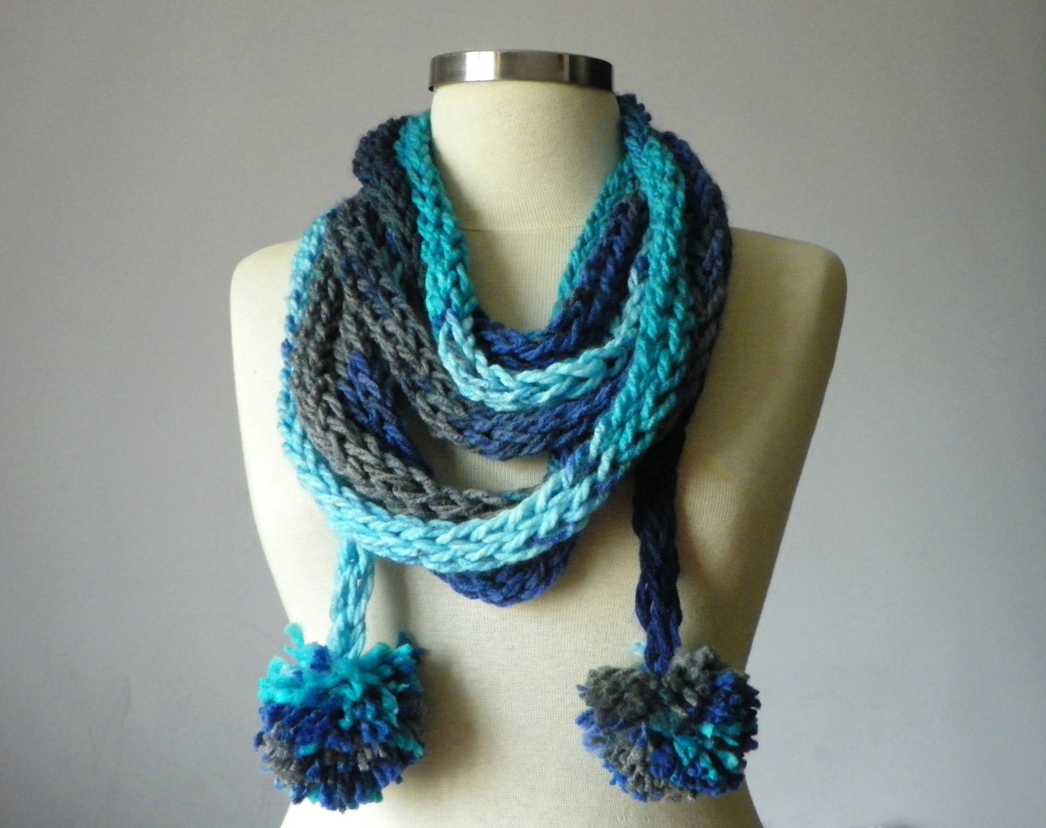 Fingerles Knitted infinity chain scarf, blue grey necklace, handmade neckwarmer, autumn winter fashion women accessories