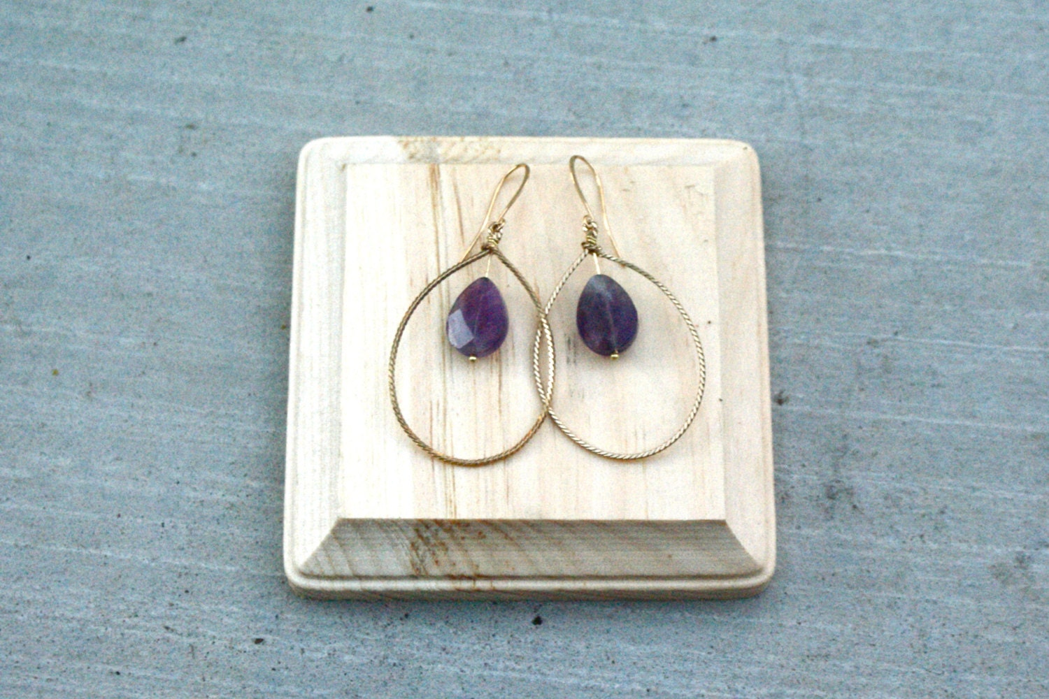 Twisted Wire / Amethyst Earring