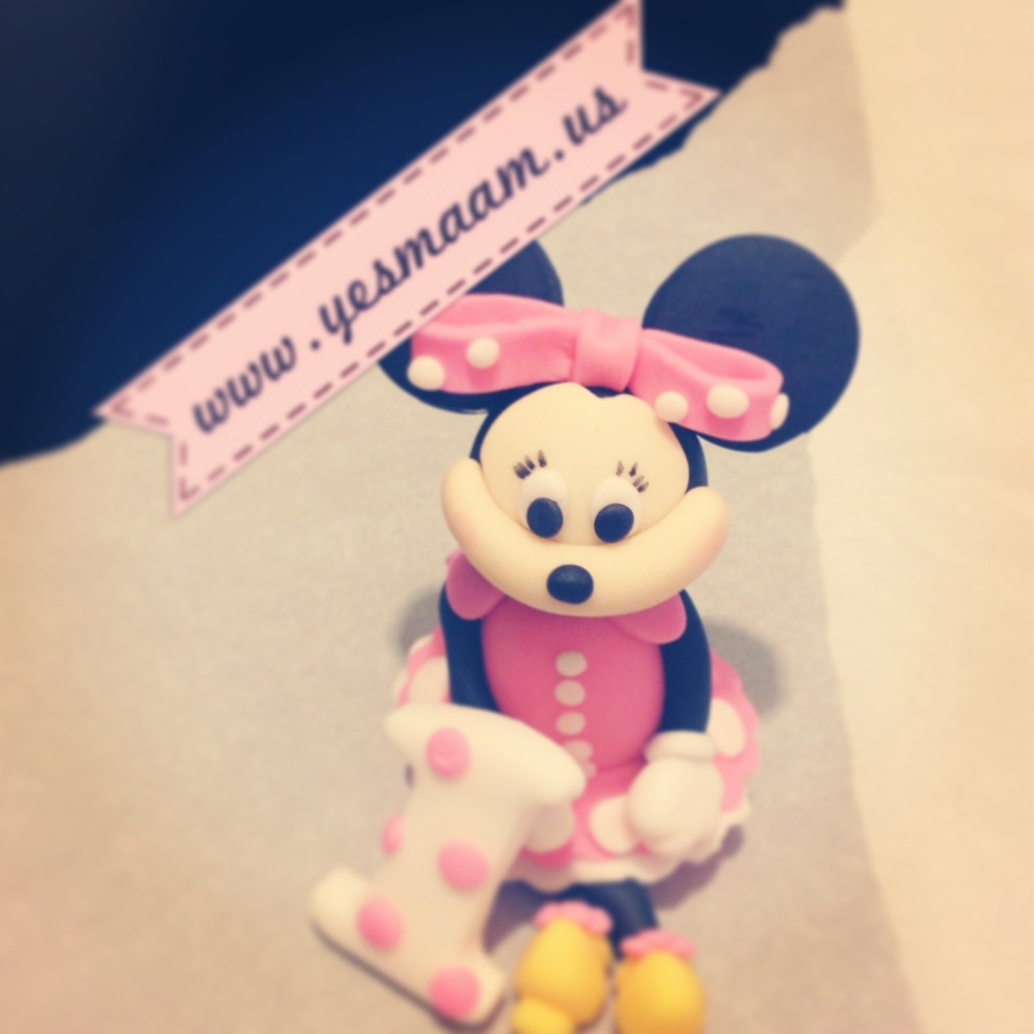 Minnie Mouse 3D Bow Fondant Cake Topper