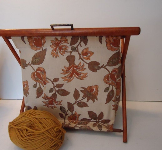 Vintage Knitting Tote, Collapsible Knitting Holder, Wooden Knitting Carry All