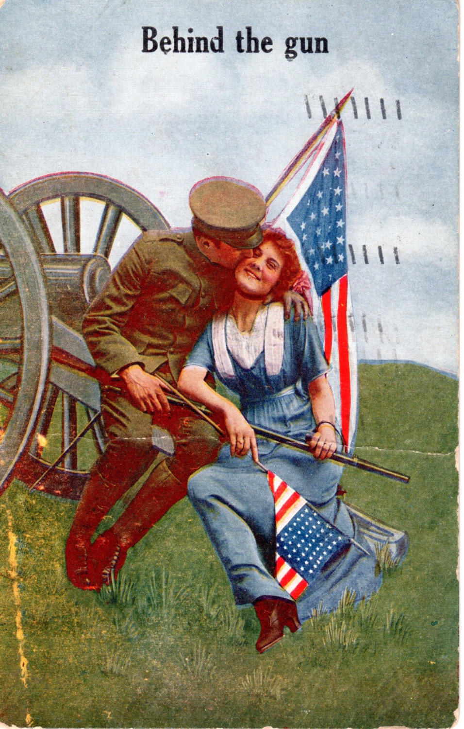 Postcard Behind the gun Vintage 1914
