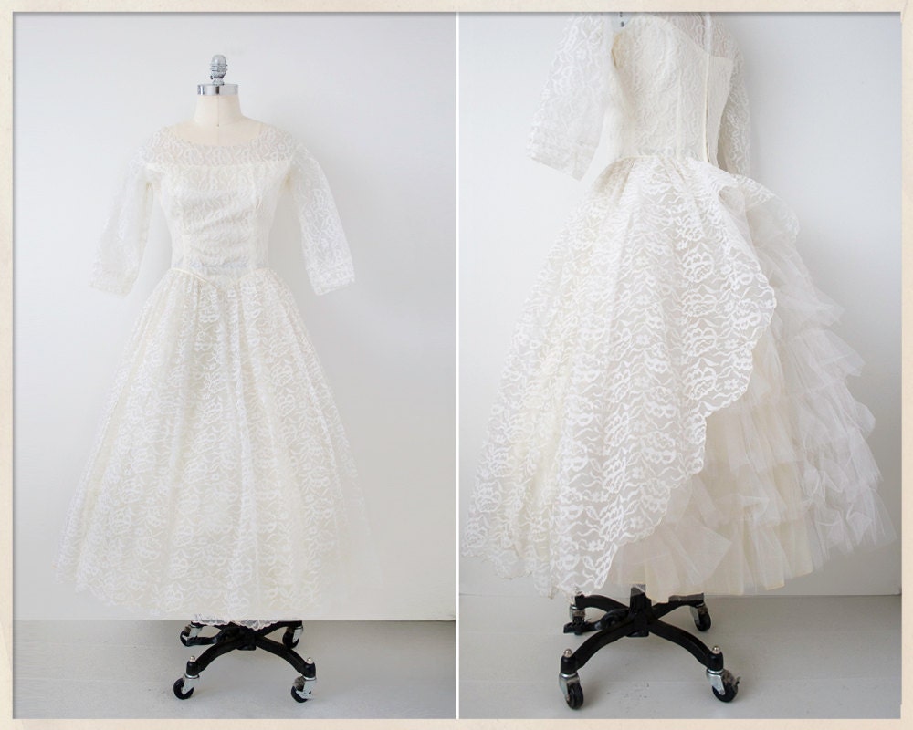 vintage 50s wedding dress // 1950s white lace wedding dress // ruffled wedding dress