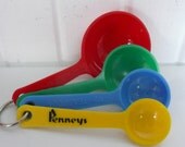 NICE Vintage Plastic Measuring Spoons Set, Red, Green, Blue and Yellow, Pennys USA - Vintage Travel Trailer and Home  Decor