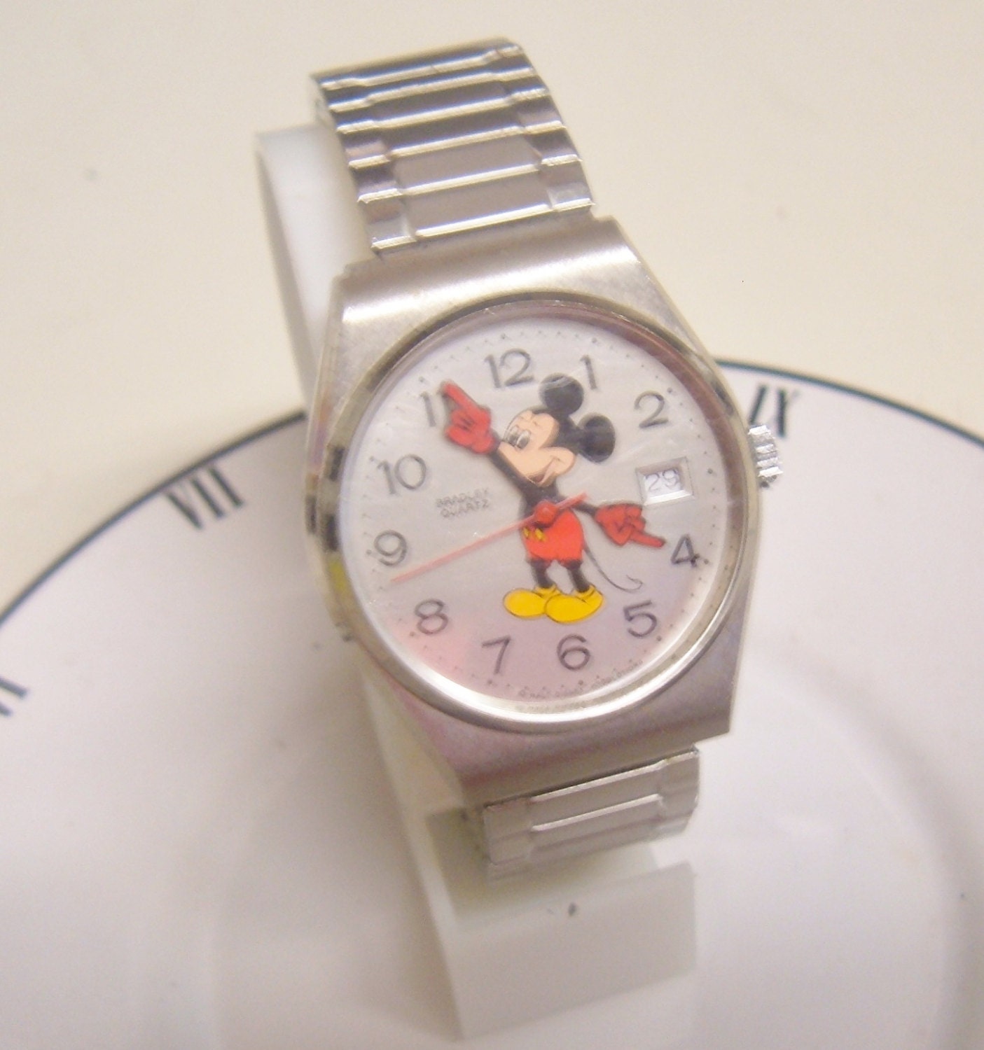 Disney Bradley  Mickey Mouse Watch, Unique Red Gloves, Hard to Find, Quartz, Date
