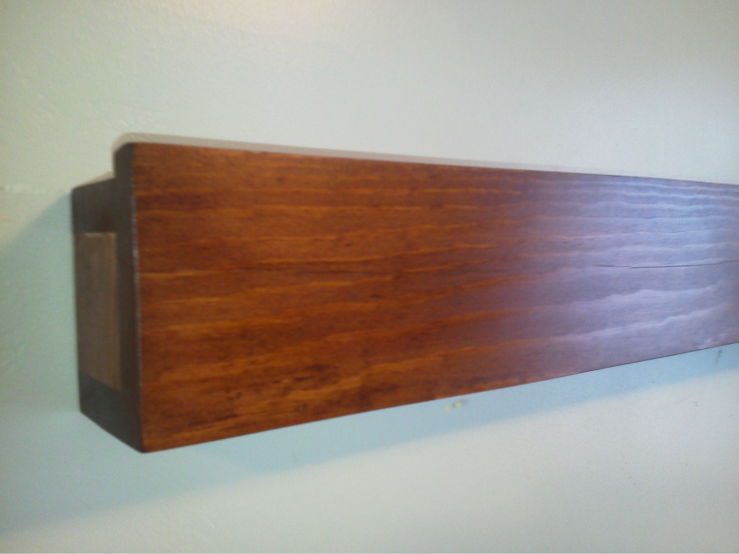 Wide-face floating ledge
