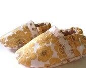 Flower & Bee Reversible Baby shoes, Organic cotton fabric, available to order in sizes 0-18 months