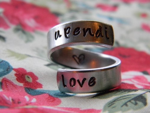 The original upendi love twist aluminum ring