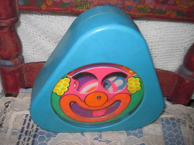 SALE 20 % Off Coupon Code SPRINGSALE / Vintage 1979 Mattel Circus Clown Spinning Face Click sounds
