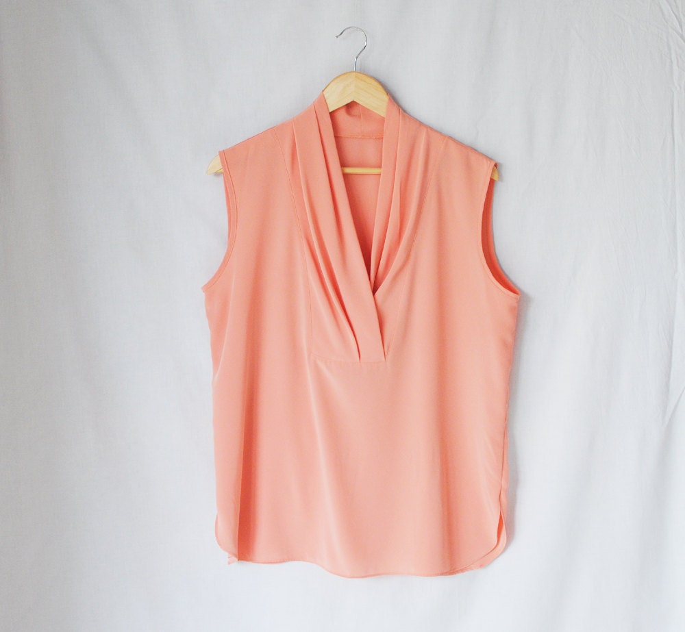 Peach Blouse// Top // Vintage Blouse // Sleeveless // Large Dressy Top // Pastel Orange Womens Top