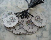 Bunches of Flowers Hang Tags - Set of 12 -  Wedding Gift Tags, Party Favor Tags, Birthday Gift Bag tags, Round Scalloped Tags