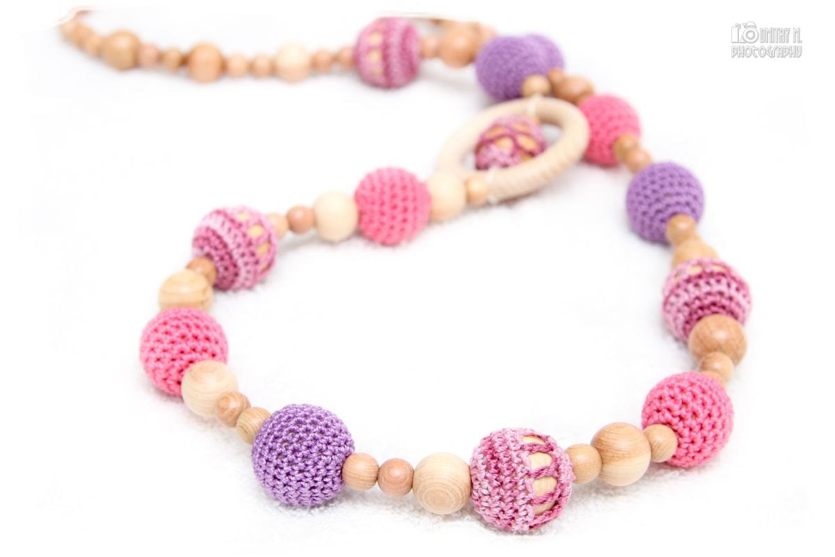 Juniper Eco-Friendly Nursing Breastfeeding necklace/Teething necklace with wooden ring in lilac, pink, old pink