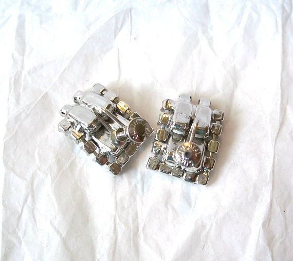 Stunning Vintage Continental Milk Glass Rhinestone Earrings Screw on
