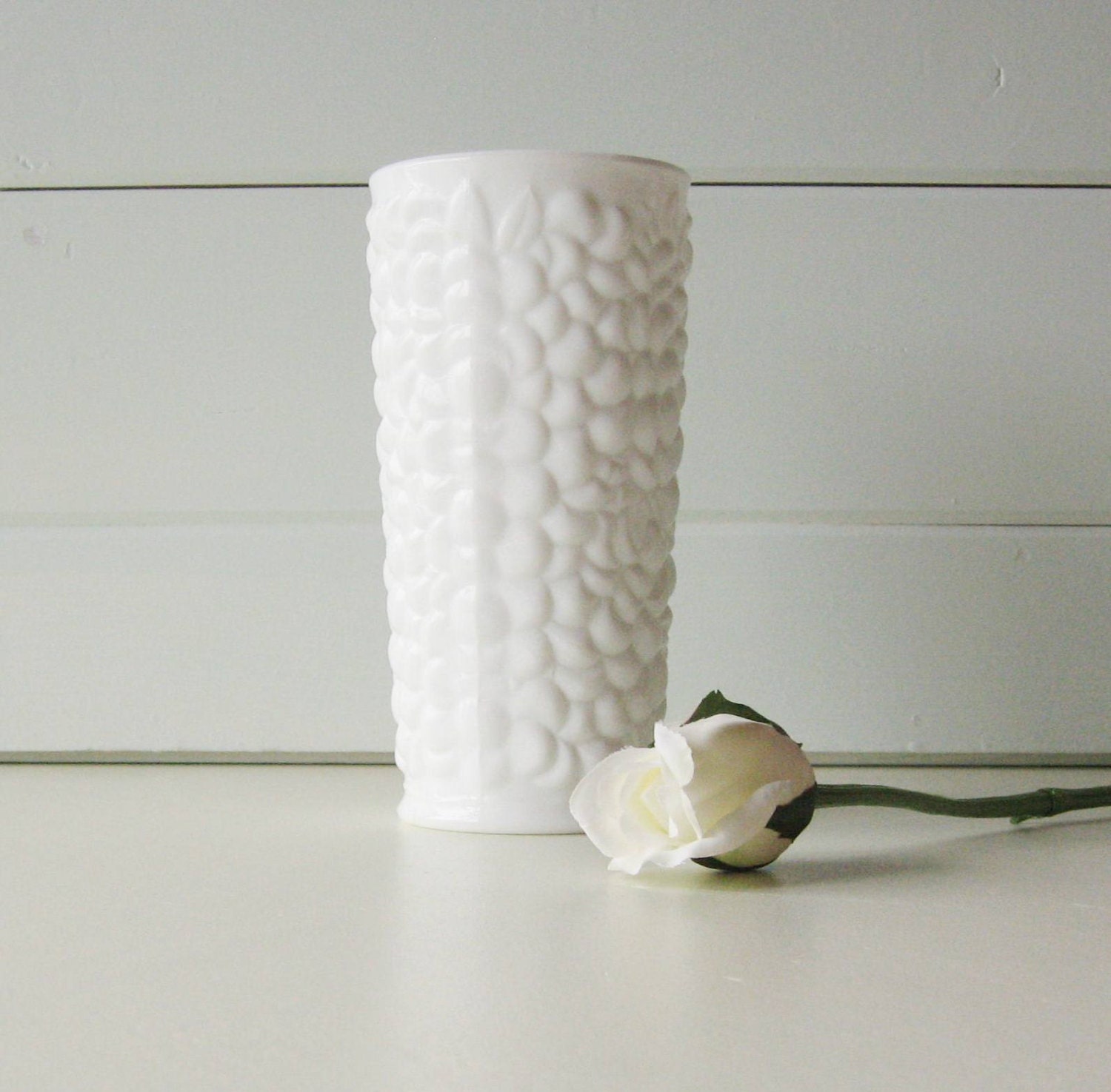 Milk Glass Vase, Wedding Tablesetting, Bubble Pattern, Organic Look, Vase