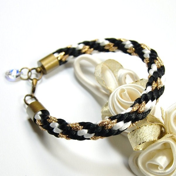 Kumihimo Bracelet. Manually Weaved Bracelet. Satin Bracelet. Handmade Bracelet. Black and Gold Bracelet.