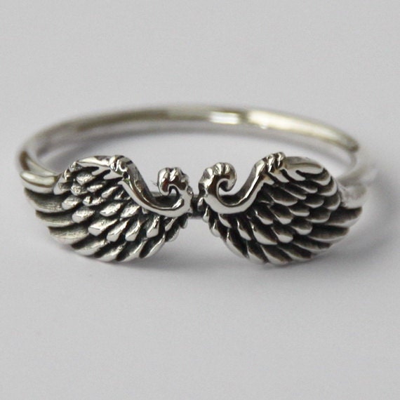 Wings ring, Sterling Silver Ring , Beautiful Petit 925 Sterling silver Angel/Bird wings ring