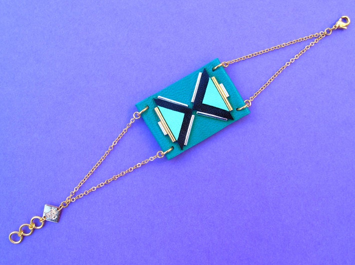 Itza Bracelet emerald in leather, graphic style, colorful