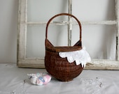 Vintage Wicker Basket with hinged lid - hang on wall with handle brown white spring mothers day easter - TheHeirloomShoppe