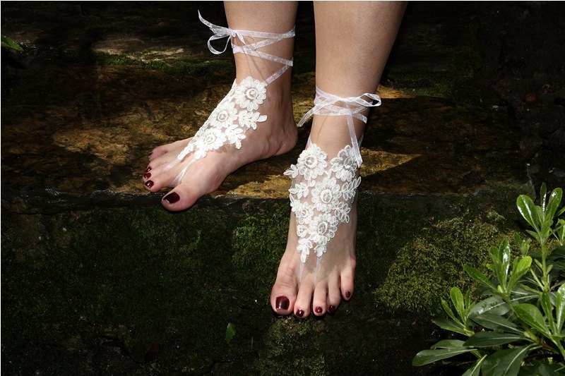 LUX Wedding White  Laced  Barefoot Sandals,Wedding Gloves, Foot jewelry, Wedding, Victorian Lace, beach wedding, Anklet