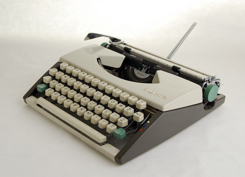 Cursive Typewriter, Olympia SF Deluxe, Script Font