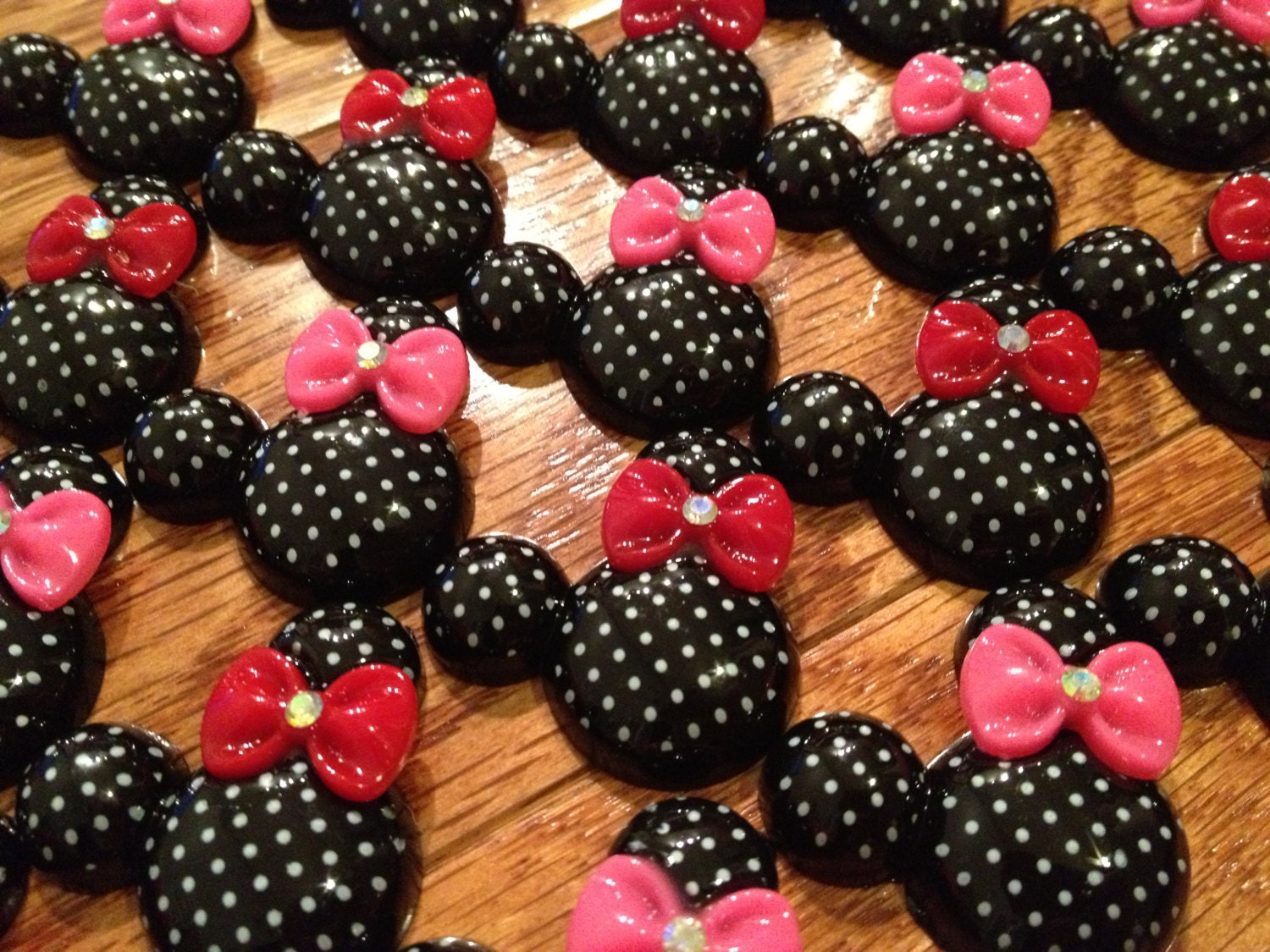 Minnie Mouse Polka Dot Cabochon with a Rhinestone Bow set of 4