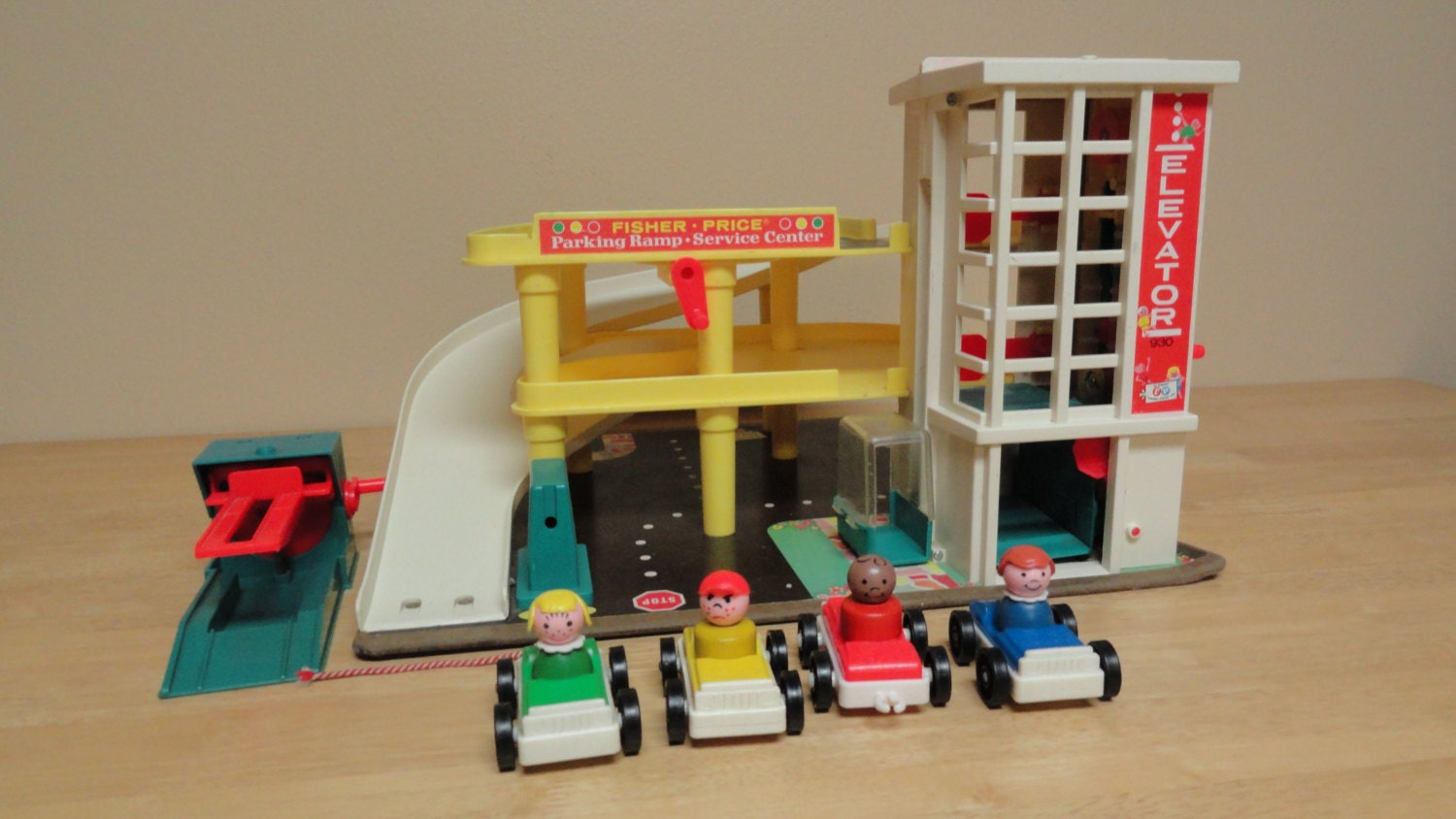 Vintage FISHER PRICE Play Family Action Garage by
