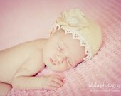 baby hat,  newborn cloche, simply from organic cotton in cream , newborn Photo prop, baby hat, vintage girl