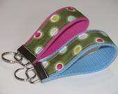 Green Dotty Flowers Key Chain
