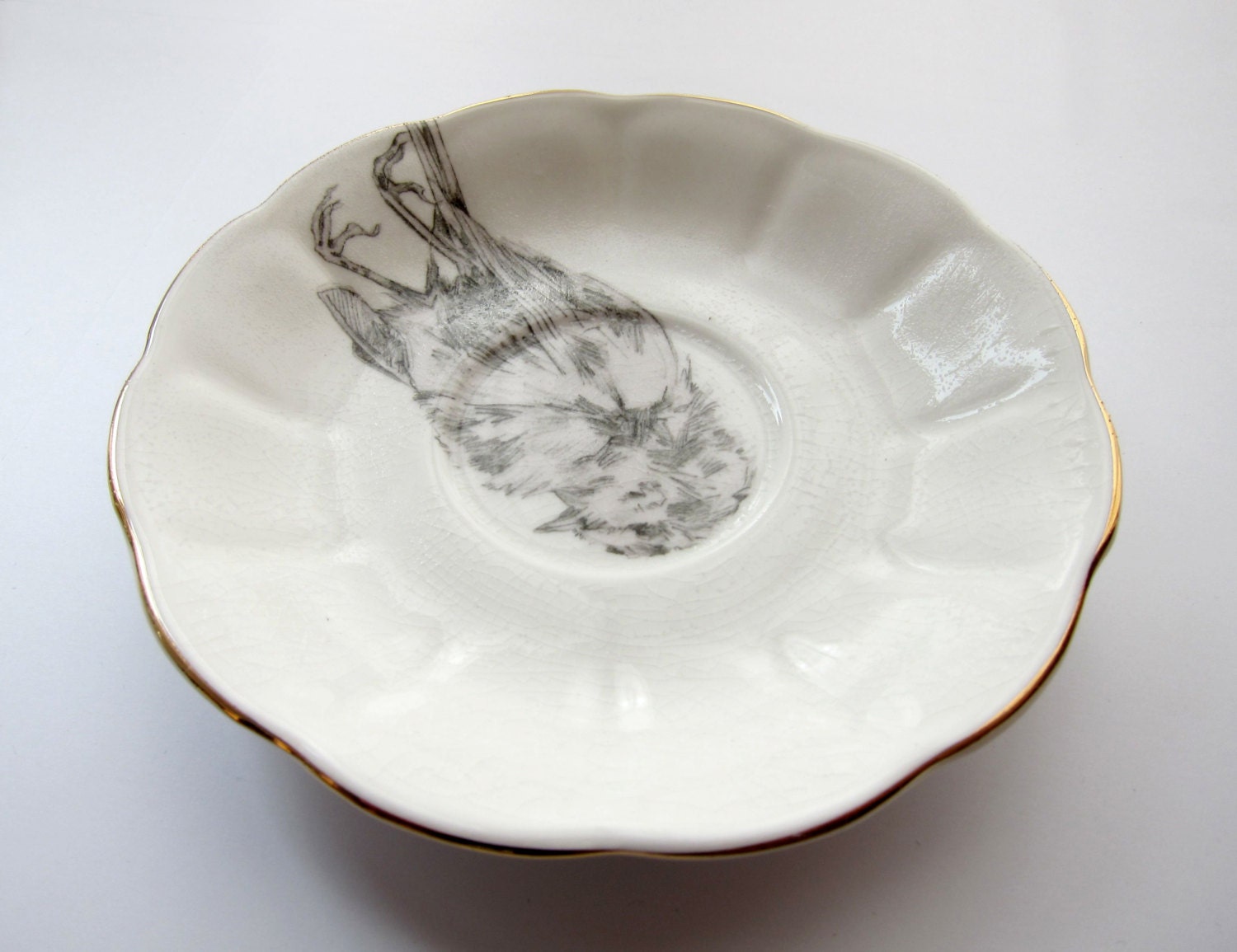 porcelain robin bird memoriam soucer / plate white silver rim