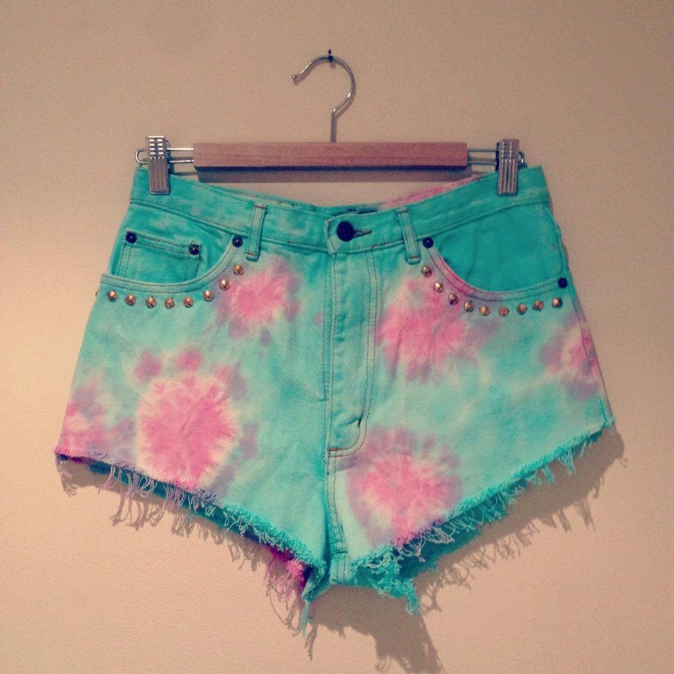 Vintage high waisted tie dye studded shorts
