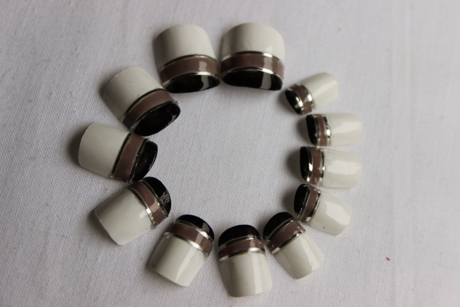 Monochrome Stripe - Hand Painted Short False Nails