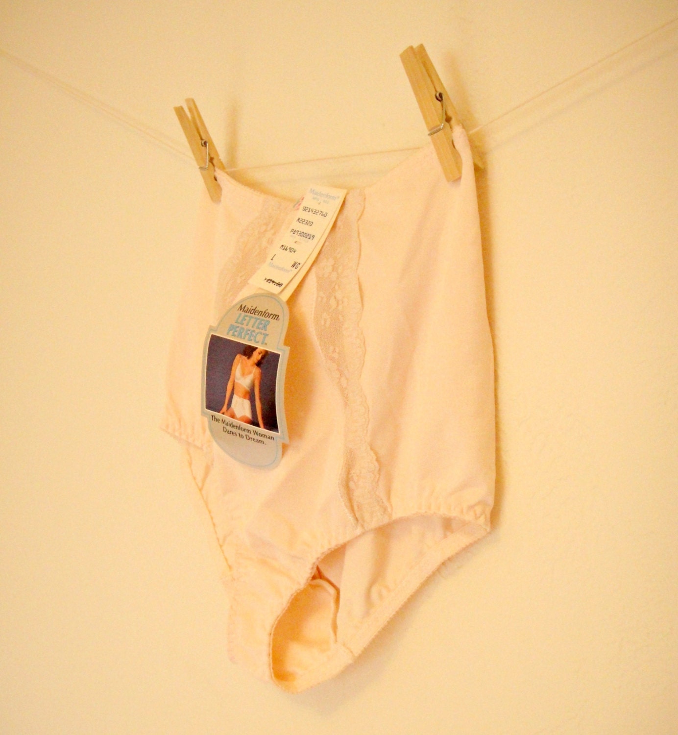 Vintage. 1980s. Ivory Cream Underwear. 80's Panties. Lace Inlay. High Waist. Deadstock. Retro