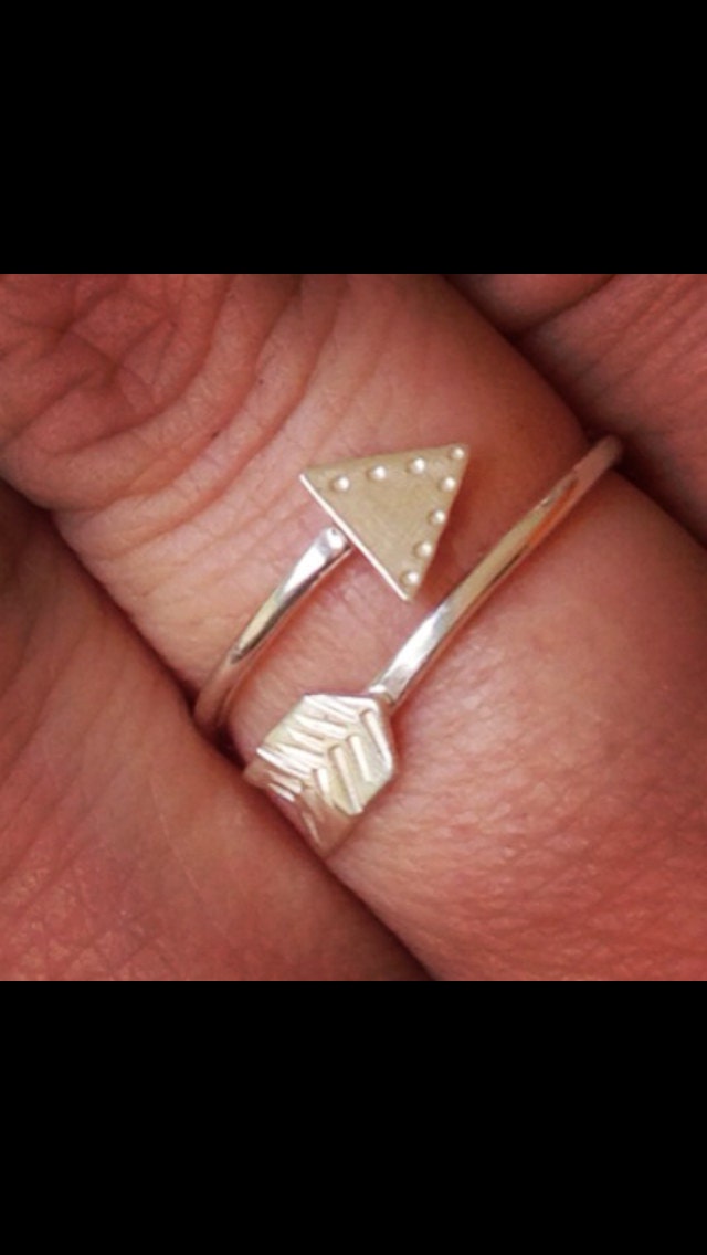 Arrow wrap ring in sterling silver....handmade artisan committed jewelry metalwork Elisa daphne etsy