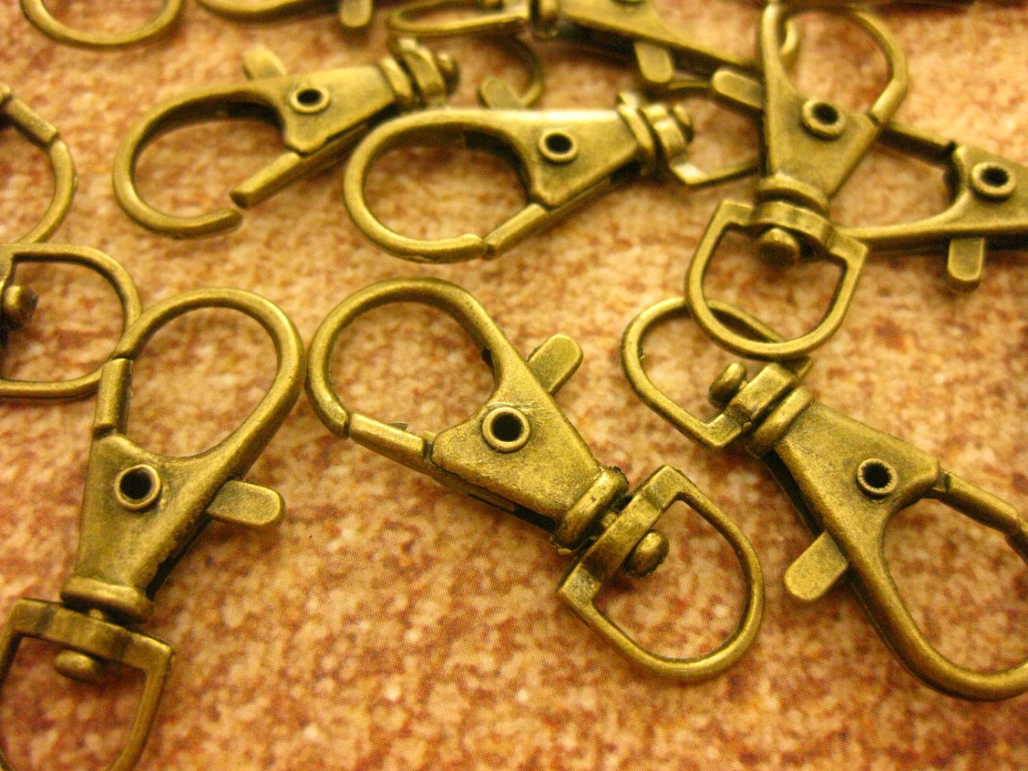 Large Lobster Claw Clasp, Antique Brass Lobster 10 Pieces