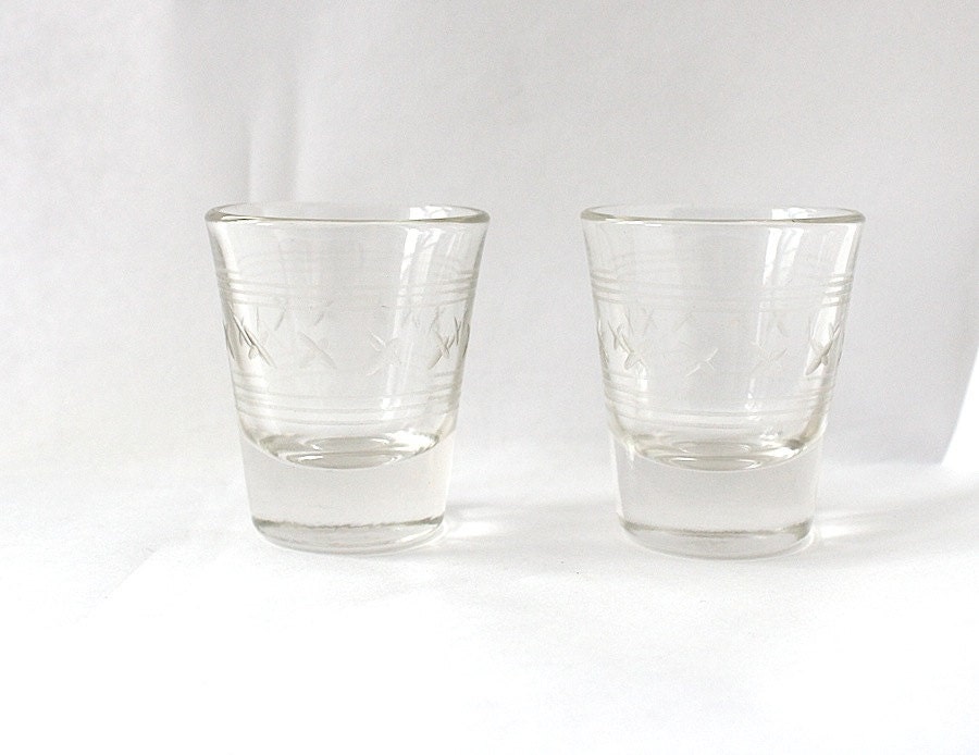 Vintage Shot Glasses Anchor Hocking Mid Century Glassware Etched Glasses Barware Vintage Housewares Home Decor Mad Men
