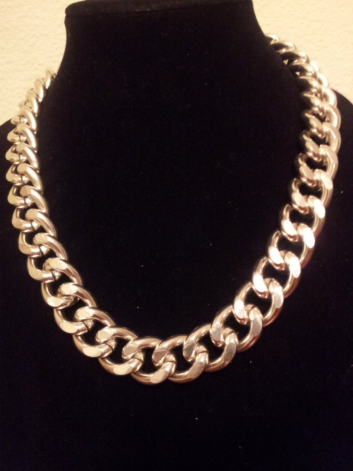 Chunky gold chain necklace
