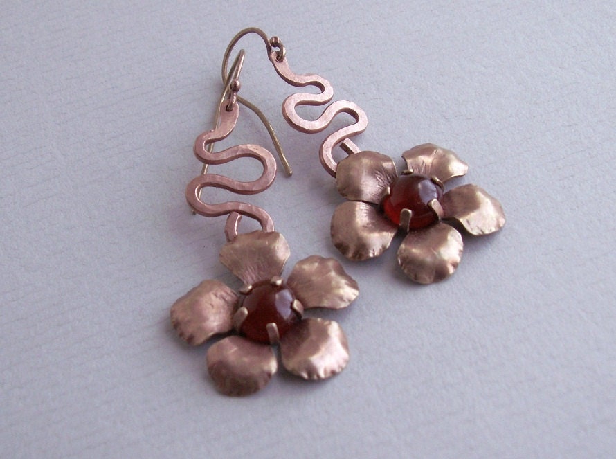 Copper flower earrings handmade, dangle earrings, copper jewelry , carnelian cabochon, coppery, metalwork