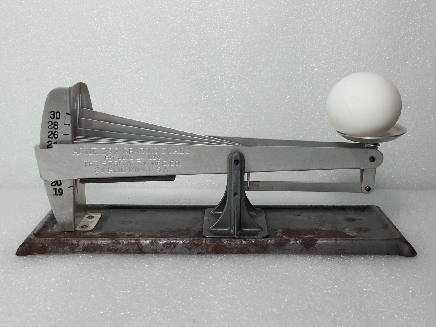 Vintage ACME Egg Grading Scale