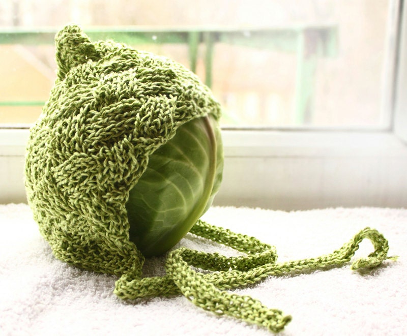 IGUANA GREEN newborn baby's first bonnet, green, cotton, soft, breathable hat, 0-3 months, hat, entrelac, handmade, knitted, spring, summer