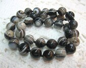 Agate Eye Necklace, Black and White Striped Agate, Gemstone jewelry, classic for all times