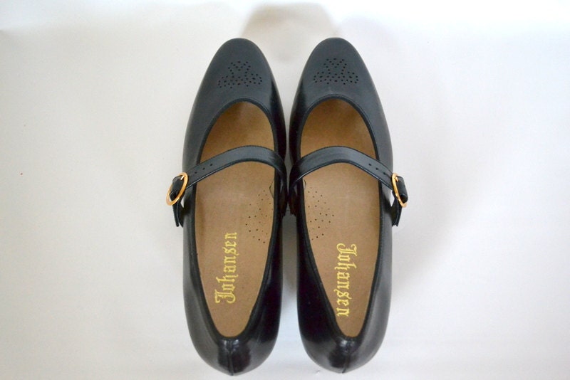 vintage black shoes - Johansen black leather shoe - mary janes