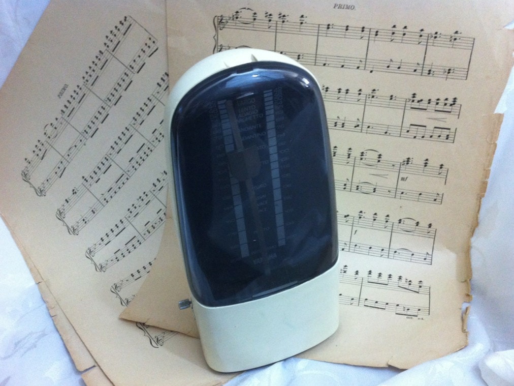 SALE Vintage Yamaha Wind-Up Metronome