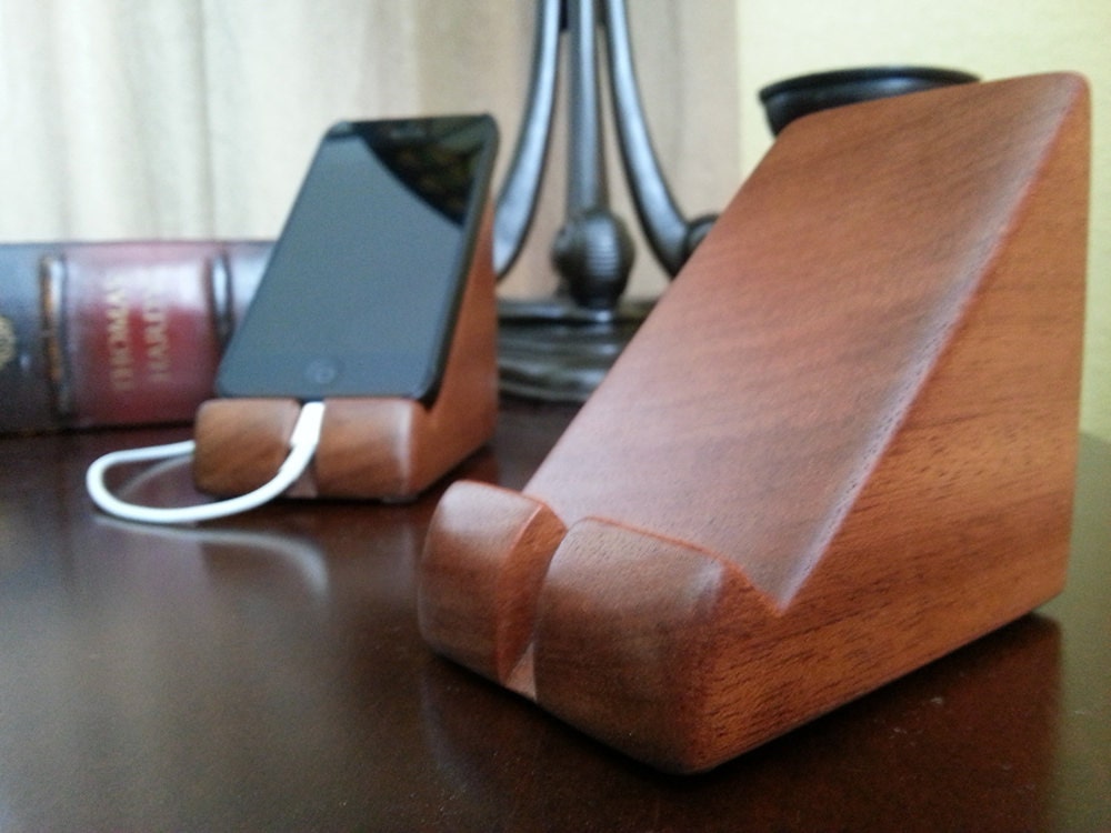 iPhone 5s Dock - Desktop Cradle