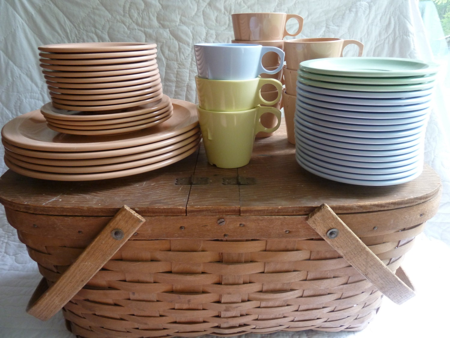 Mixed lot of vintage melmac/melamine Texas Ware cups and plates/ vintage kitchen/ picnic gear/ retro camping gear