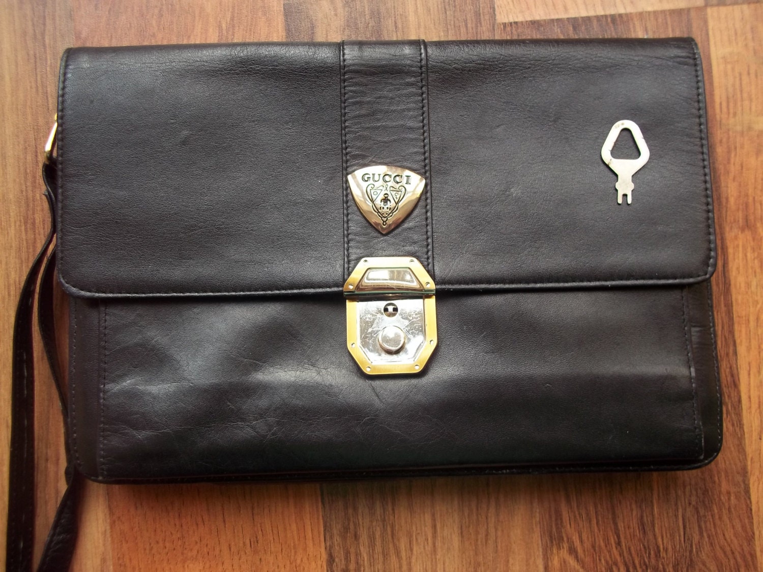 Items similar to Vintage 1970s Gucci Itallian Butter Leather Large Clutch Handbag WITH KEY on Etsy