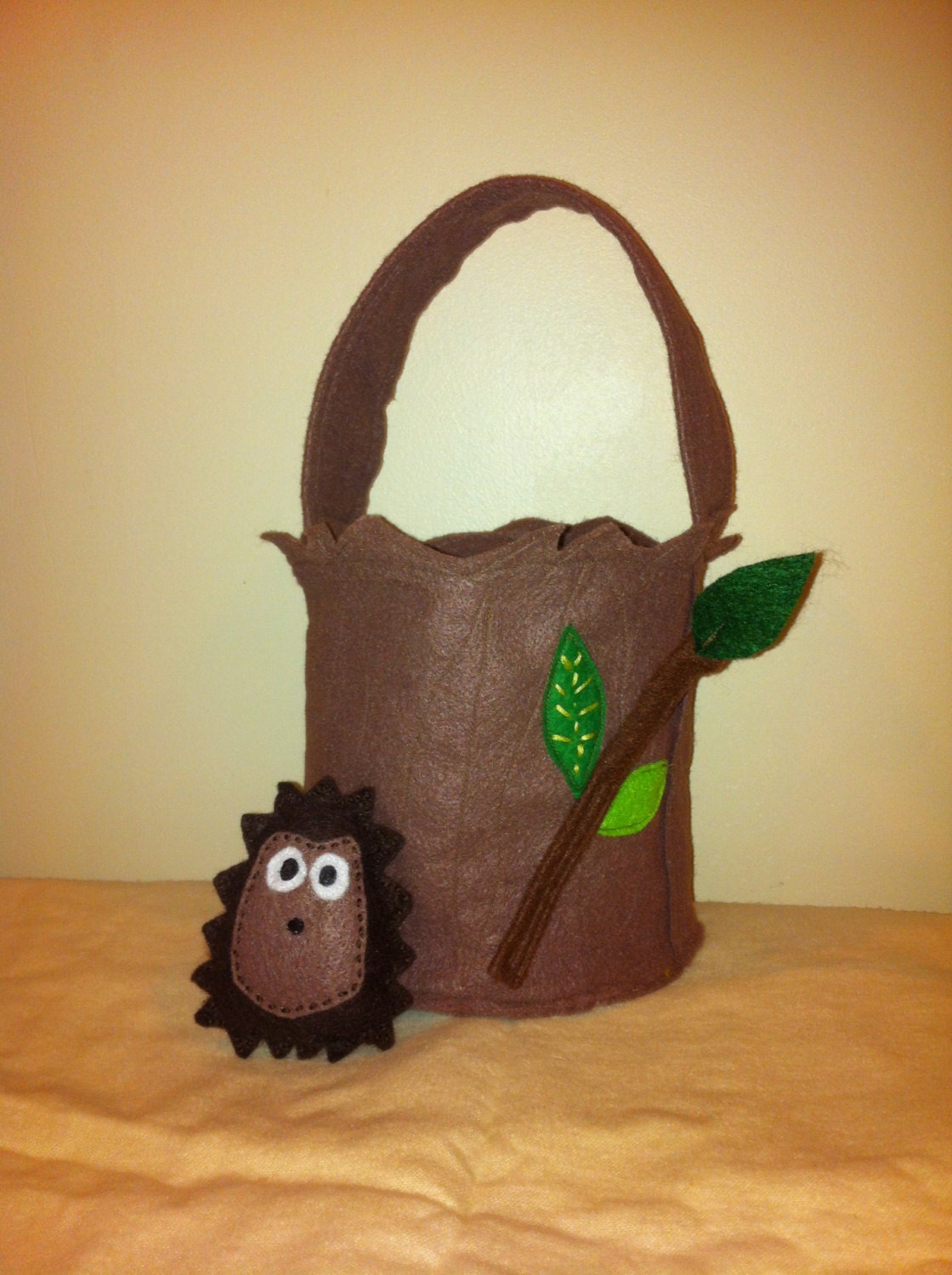 Tree Stump Carry Case Home for Stuffed Felt Woodland Animals