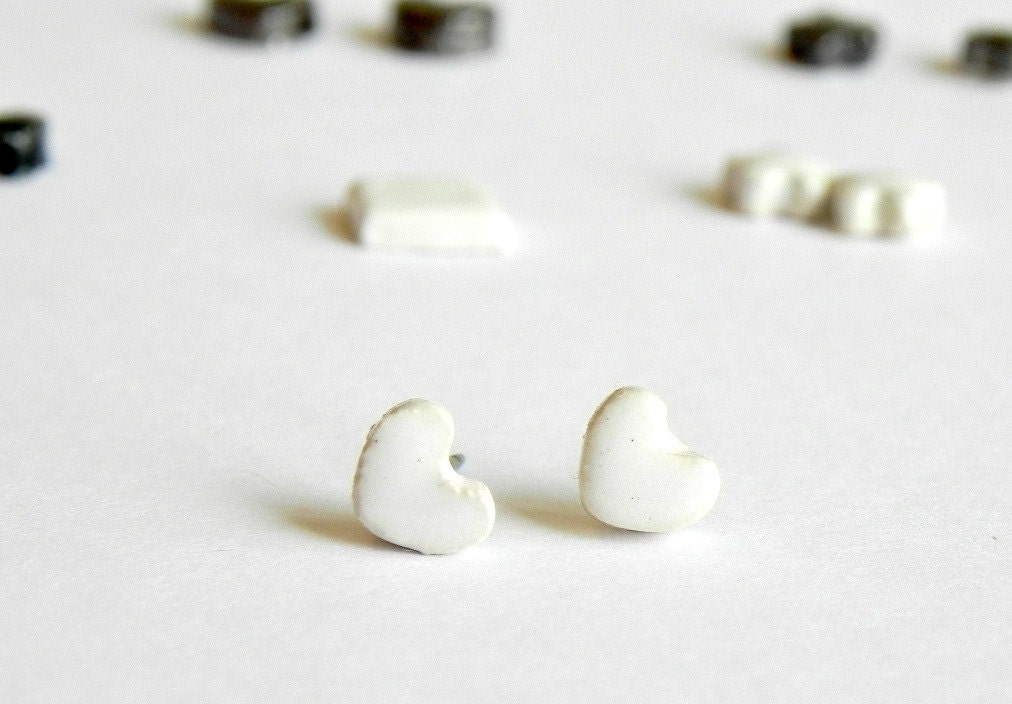 Tiny Stud Earrings White Ceeramic Heart Posts Hypoallergenic Bridesmade Jewelry - LemoneRouge