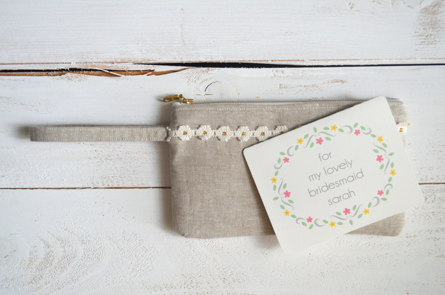 Bridesmaids Gift Set / White & Gold Daisy Trim Linen Wristlet with Custom Floral Thank You Card - atiliay